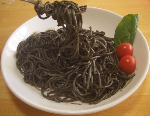 訳あり品　お野菜パスタ　ロング　竹炭のスパゲッティーニ　４本（送料無料　クリックポストメール便）