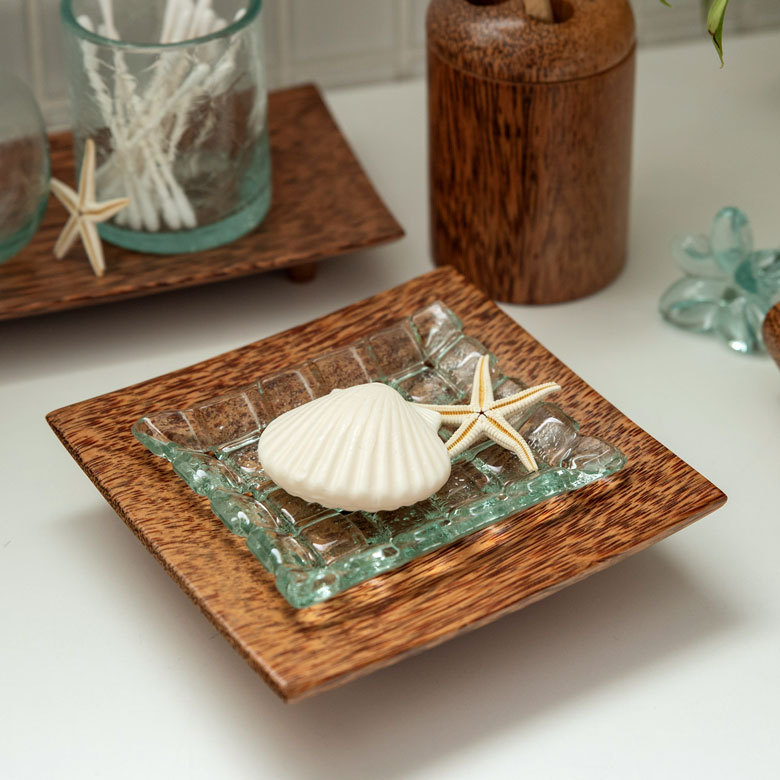 和室にもアジアンテイストにも似合う、竹のハンガー