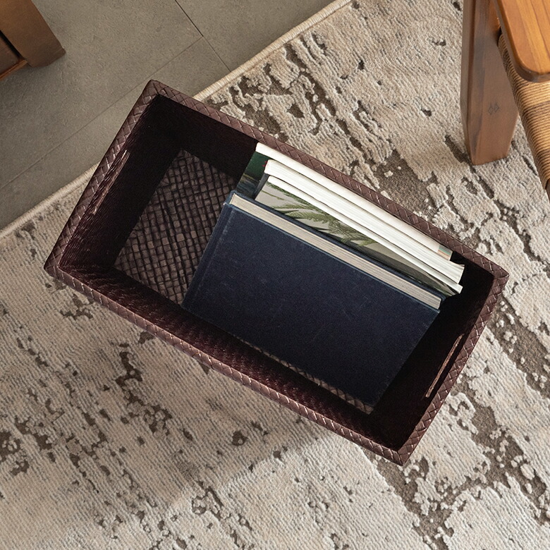 職人のハンドメイドで編み込まれています