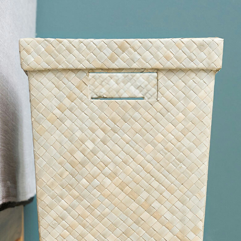 ナチュラルなデザインで幅広いテイストにマッチ