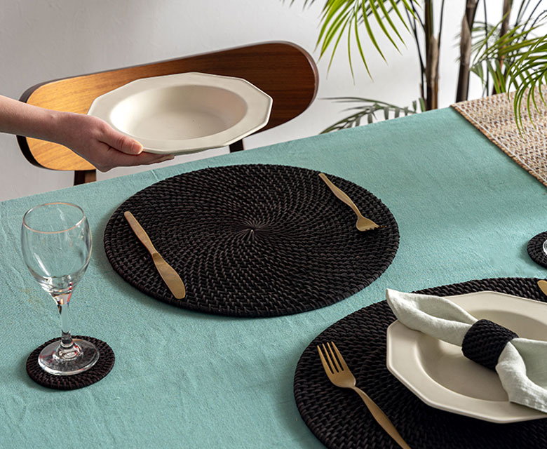 洗練された空間を作るプレースマット