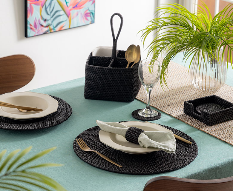 アジアンリゾートのな空間を作るマルチスタンド