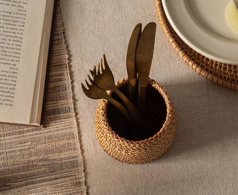 リゾートスタイルや北欧テイストなどにぴったりのマルチスタンド