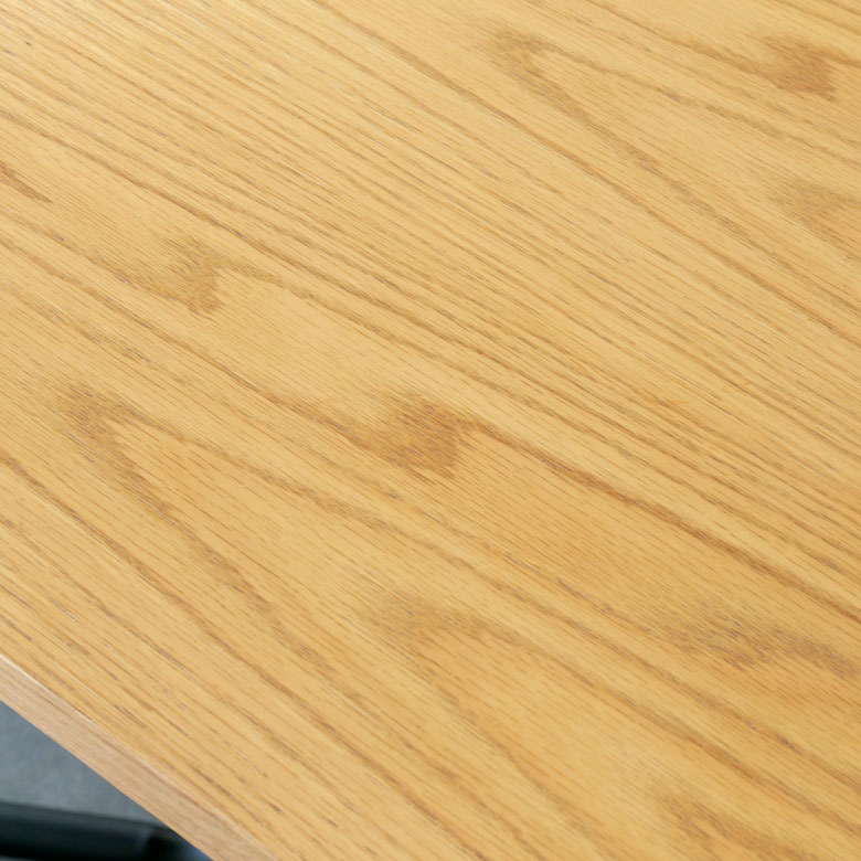 ナチュラルカラーの天板です