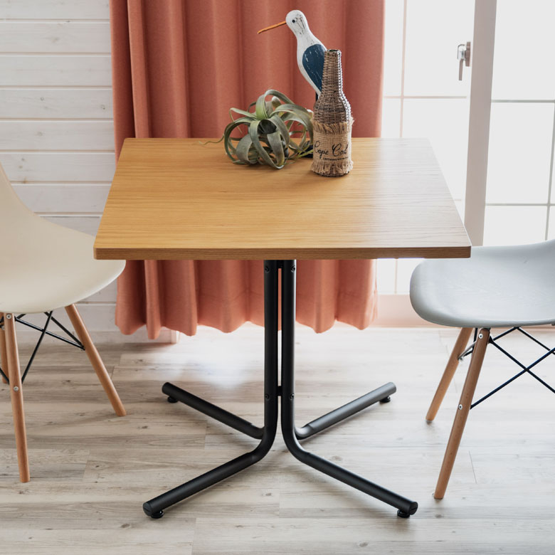 シンプルでどんなインテリアにも溶け込む