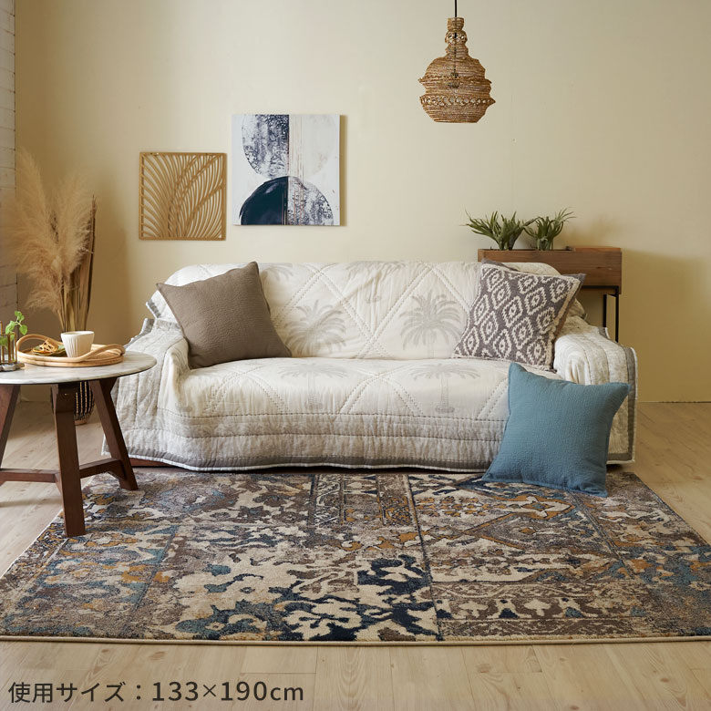 ヴィンテージ風のウィルトン織りラグ