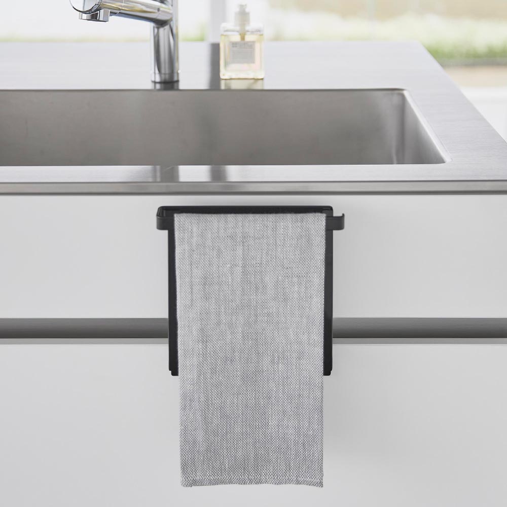 tower 山崎実業 タワーシリーズ キッチンシンク下収納扉タオルハンガー