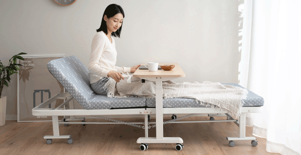 リフティングテーブル ベッドテーブル スタンディングデスク 幅120cm キャスター付き 昇降式 WELLNESS