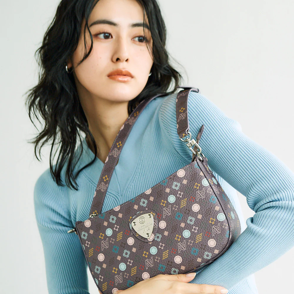 アタオ ATAO ショルダーバッグ美品 ATAO（アタオ） ATAO公式 アルバ・モノグラム 斜め掛け ワンマイル