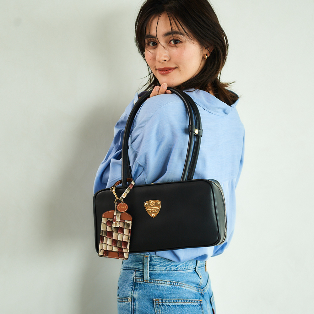 ATAO（アタオ） ATAO公式 PICO・ヴィトロ パスケース エナメルレザー