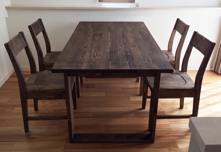 ダイニングテーブル W150cm ROUEN カントリー パイン無垢材 : アット