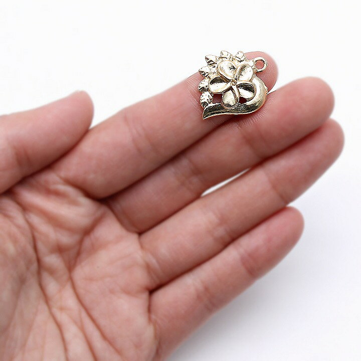 【在庫あり/即出荷可】 プルメリアのチャーム 10個 ゴールド ホワイトシルバー アクセサリー