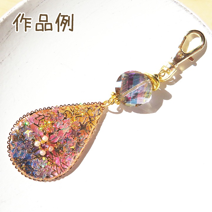 アクセサリー パーツ 真鍮製薄型透かしパーツ 繊細な雫型 2個 ゴールド