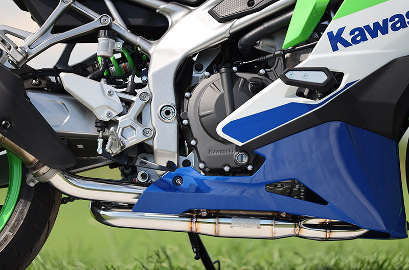 SP TADAO SP忠男マフラー 23~Ninja ZX-4R SE/RR (8BL-ZX400P