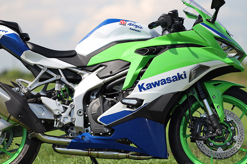 SP TADAO SP忠男マフラー 23~Ninja ZX-4R SE/RR (8BL-ZX400P
