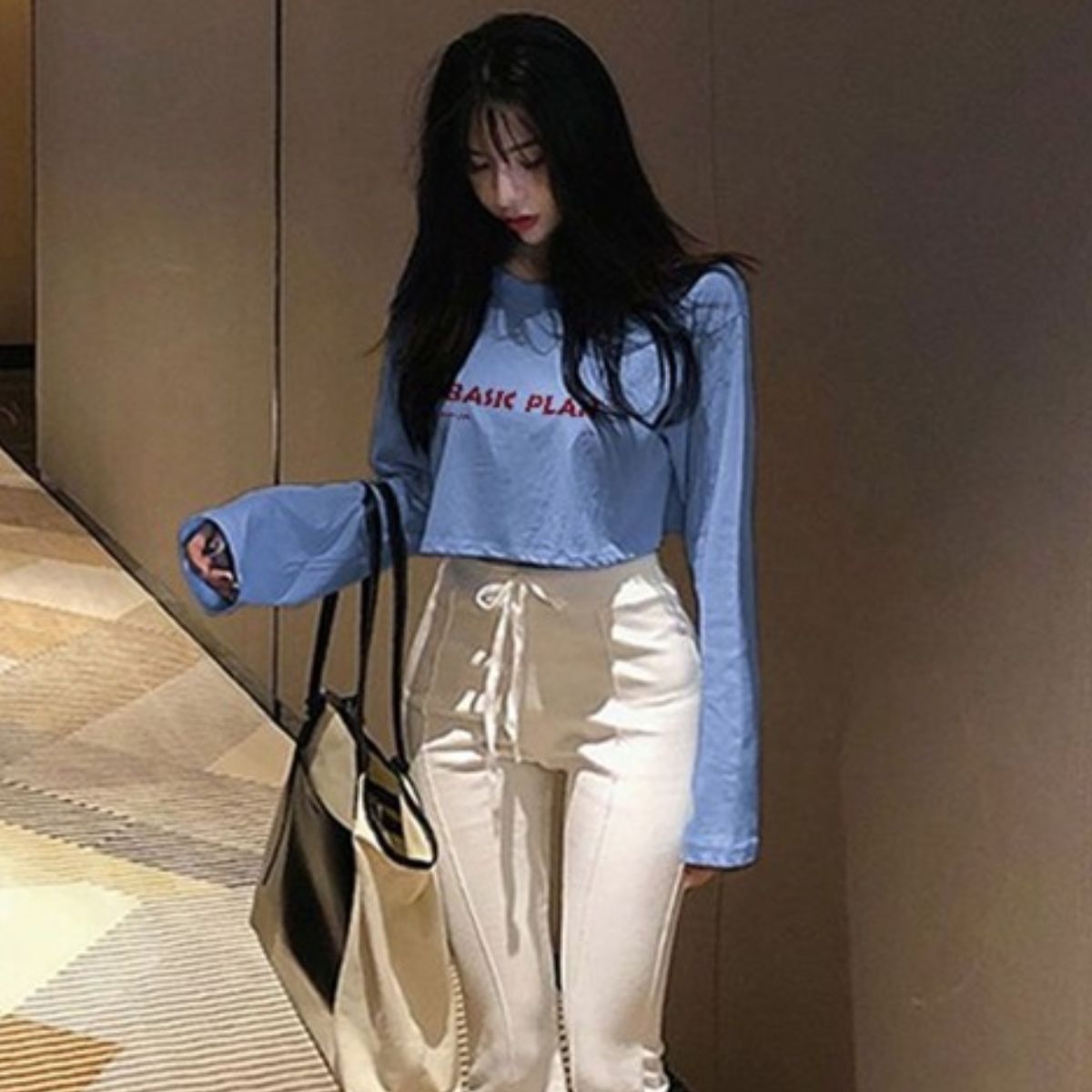 レディース長袖トップス スパンコールショート丈 韓国 s6381 Belle Cie Tシャツ ロンT 長袖 ショート丈 短丈 ロゴ トップス