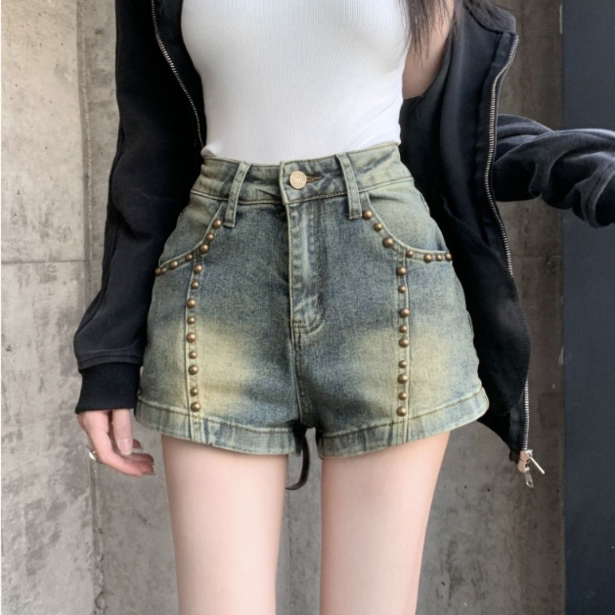 人気アイテム☆FROM THE RUNWAY☆Miu Miu☆ハーフパンツ (MiuMiu