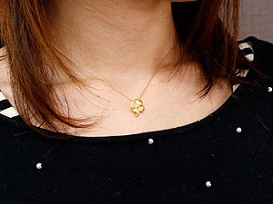 24金 ネックレス トップ 純金 レディース クローバー 四葉 ペンダントトップ お守り 地金 金 ゴールド 24K  k24 シンプル おしゃれ 人気 送料無料 セール saleの画像