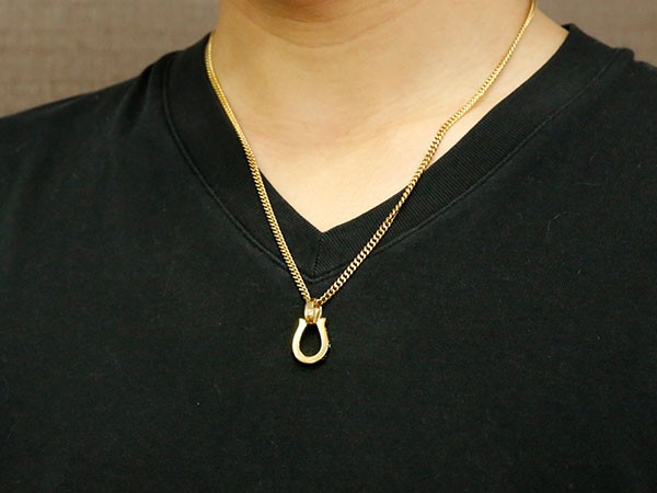 喜平 トップ 18金 ネックレス ダイヤモンド メンズ 馬蹄 ブラック