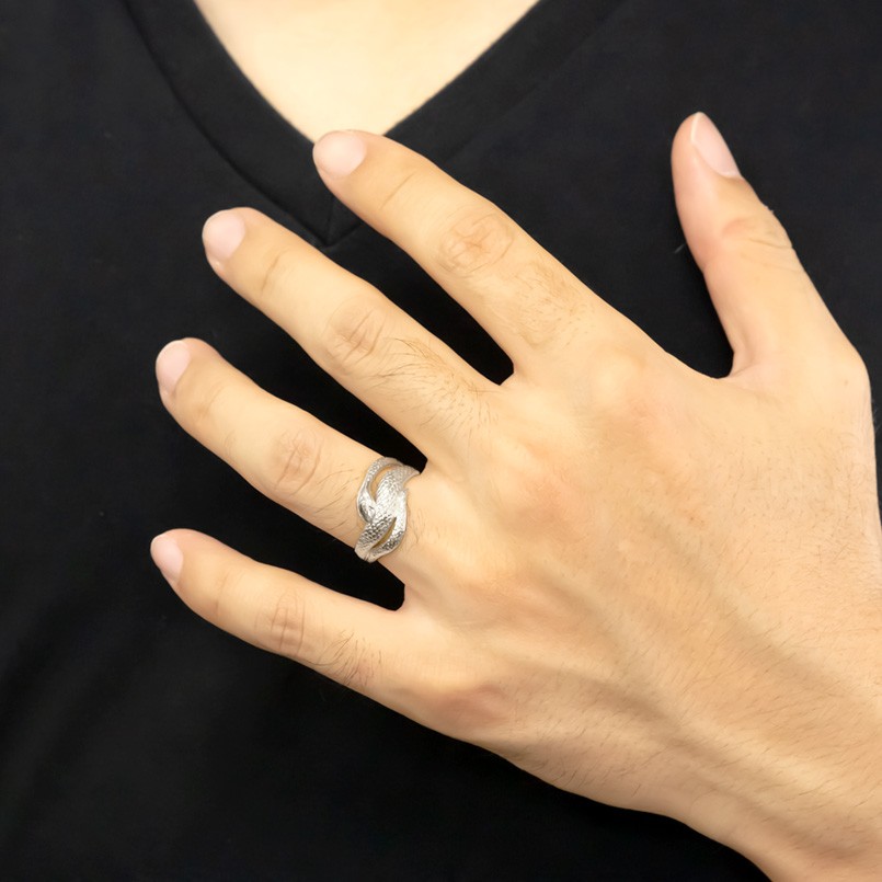 ジュエリー工房アトラス 婚約指輪 プラチナ 蛇 リング ダイヤモンド 