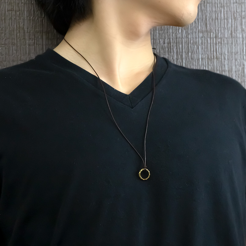 24金 ネックレス トップ 純金 メンズ 革紐 リング ベビーリング ゴールド 24K ペンダント 革ひも k24 シンプル 男性 送料無料 人気 セール saleの画像
