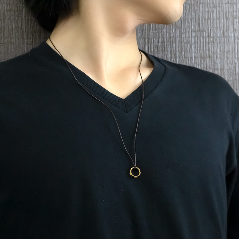 純金 ネックレス トップ メンズ 24金 リング 革紐 ゴールド 24K リング ベビーリング ペンダントトップ 革ひも k24 シンプル 男性 送料無料 人気 セール saleの画像