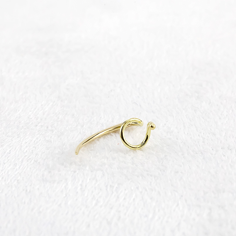 18金 ピアス 牙 ファング 片耳 レディース ゴールド 18k 簡単装着 キャッチのいらないピアス キャッチナッシャー シンプル おしゃれ あすつく 送料無料の画像