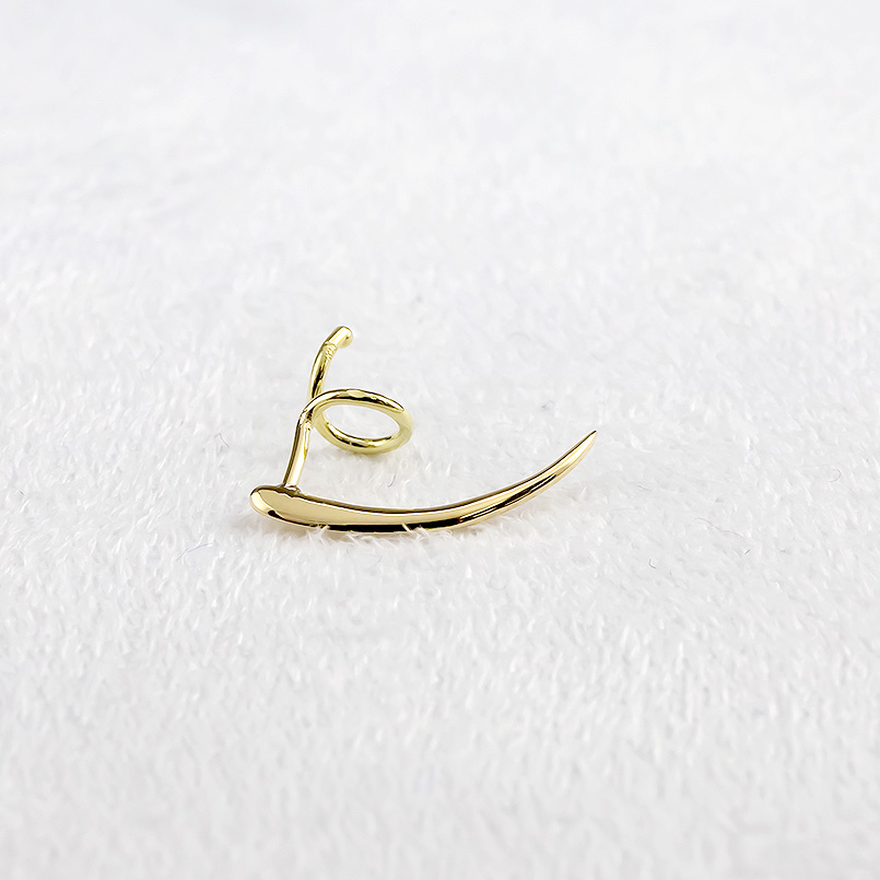 18金 ピアス 牙 ファング 片耳 レディース ゴールド 18k 簡単装着 キャッチのいらないピアス キャッチナッシャー シンプル おしゃれ あすつく 送料無料の画像