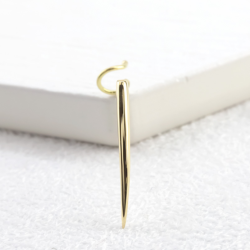 18金 ピアス 牙 ファング 片耳 レディース ゴールド 18k 簡単装着 キャッチのいらないピアス キャッチナッシャー シンプル おしゃれ あすつく 送料無料 セールの画像