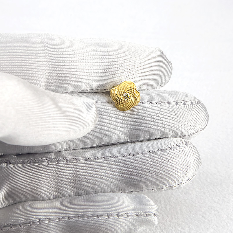24金 ピアス 純金 イエローダイヤモンド 片耳ピアス 水引 キャッチのいらないピアス イエローゴールドk18 18金 和風 キャッチナッシャー 送料無料 saleの画像