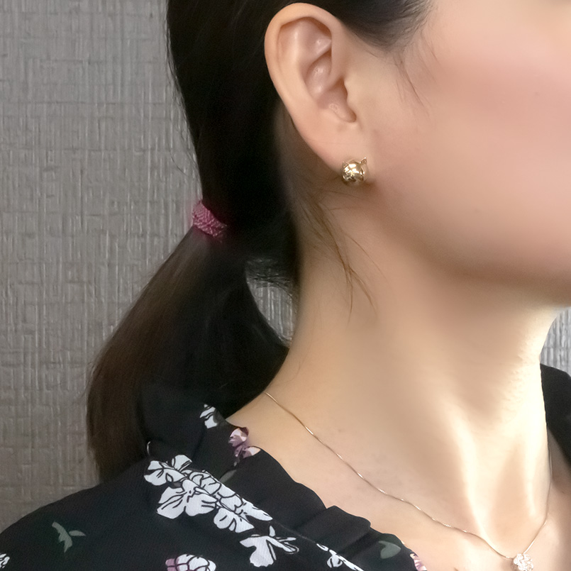 18金 ピアス 片耳 猫 南洋黒真珠 ダイヤモンド サファイア キャッチのいらないピアス イエローゴールドk18 キャッチナッシャー あすつく 送料無料 セール saleの画像