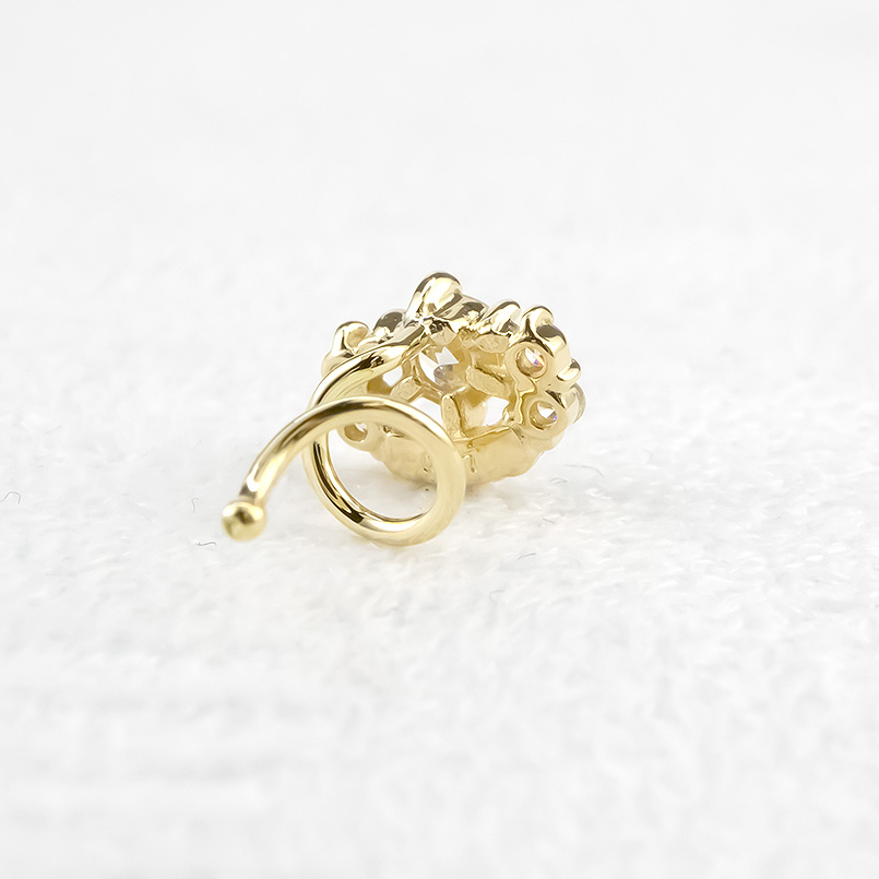 18金 片耳ピアス ダイヤモンド キャッチのいらないピアス イエローゴールドk18 キャッチナッシャー つけっぱなし 簡単装着 ハーフヘイロー 送料無料 セール saleの画像