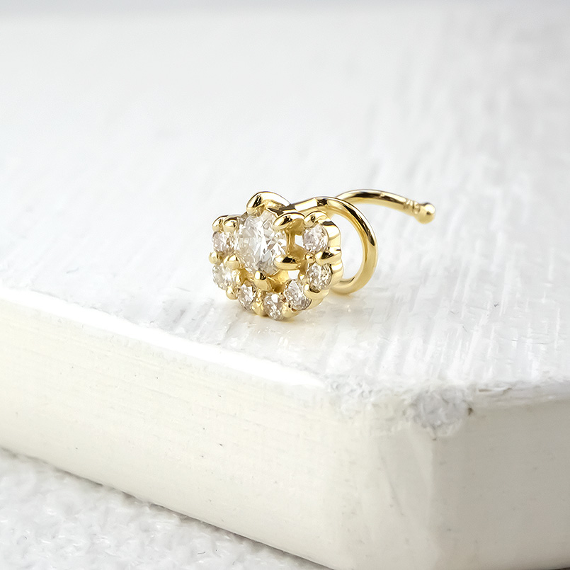 18金 片耳ピアス ダイヤモンド キャッチのいらないピアス イエローゴールドk18 キャッチナッシャー つけっぱなし 簡単装着 ハーフヘイロー 送料無料 セール saleの画像