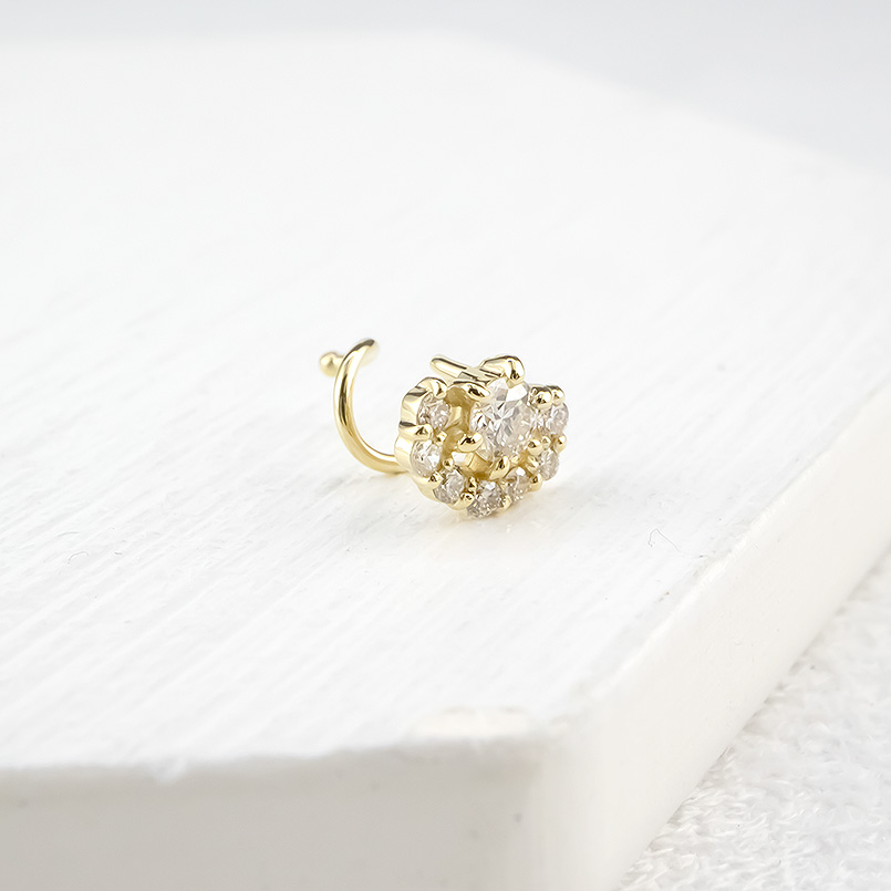 18金 片耳ピアス ダイヤモンド キャッチのいらないピアス イエローゴールドk18 キャッチナッシャー つけっぱなし 簡単装着 ハーフヘイロー 送料無料 セール saleの画像