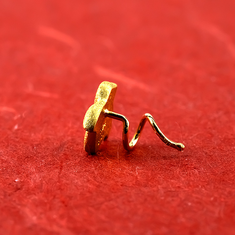 24金 ピアス 純金 ダイヤモンド 片耳ピアス メンズ 千鳥 キャッチのいらないピアス イエローゴールドk18 18金 キャッチナッシャー 簡単装着 和風 送料無料 saleの画像