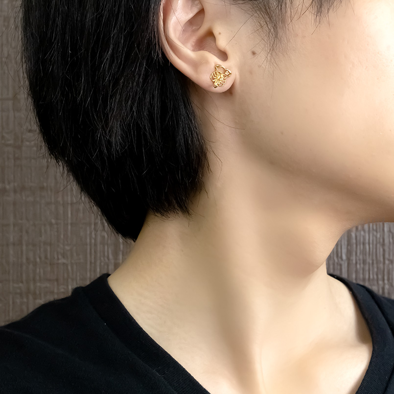 24金 ピアス 純金 ダイヤモンド 片耳ピアス さそり キャッチのいらないピアス イエローゴールドk18 18金 キャッチナッシャー スコーピオン 送料無料 saleの画像
