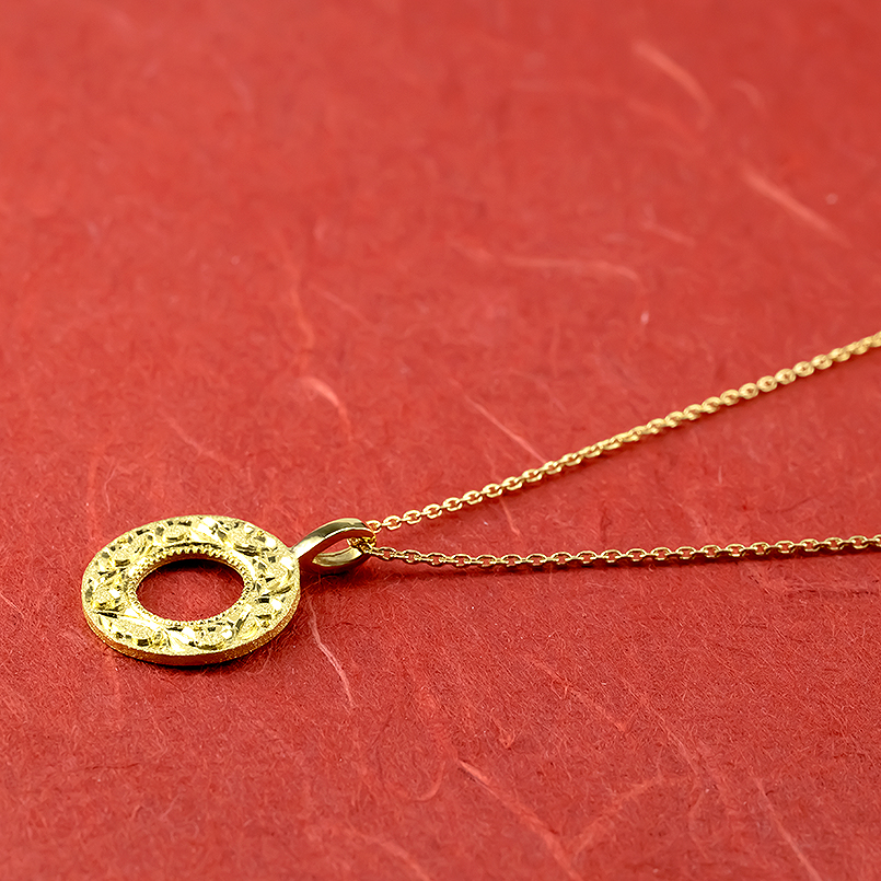 24金 ネックレス トップ 純金 サークル アラベスク 手彫り ミル打ち ゴールド 24K 地金 ペンダントトップ お守り おしゃれ 人気 男女兼用 送料無料 セール saleの画像