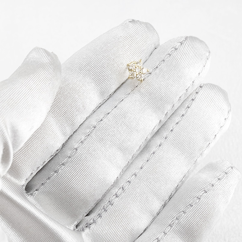 18金 片耳ピアス ダイヤモンド 0.19ct 花 キャッチのいらないピアス レディース イエローゴールドk18 キャッチナッシャー つけっぱなし あすつく 送料無料 saleの画像