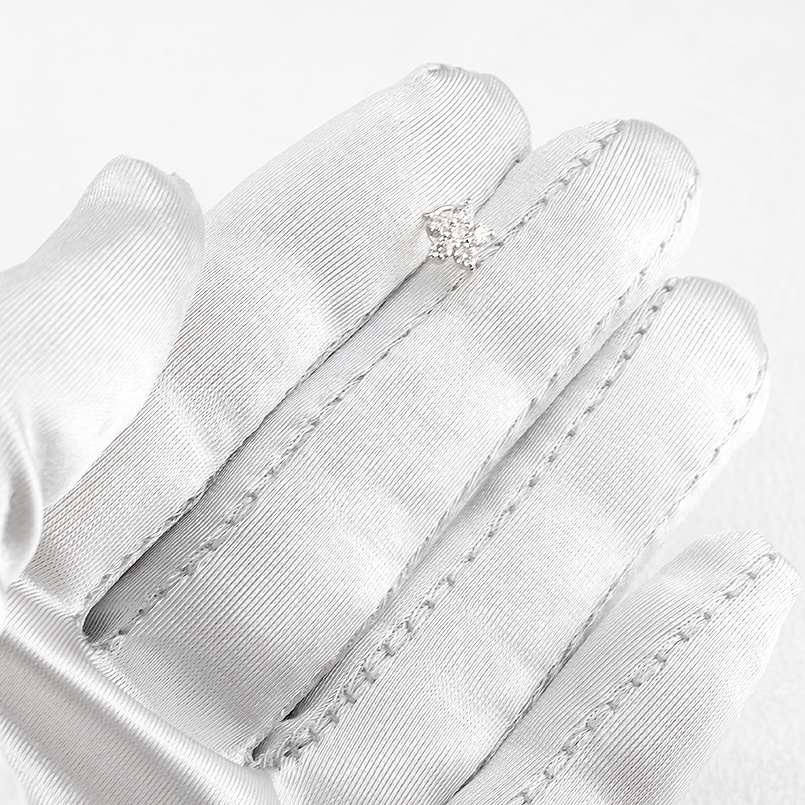 プラチナ 片耳ピアス ダイヤモンド 0.19ct 花 キャッチのいらないピアス レディース pt900 キャッチナッシャー つけっぱなし あすつく 送料無料 saleの画像