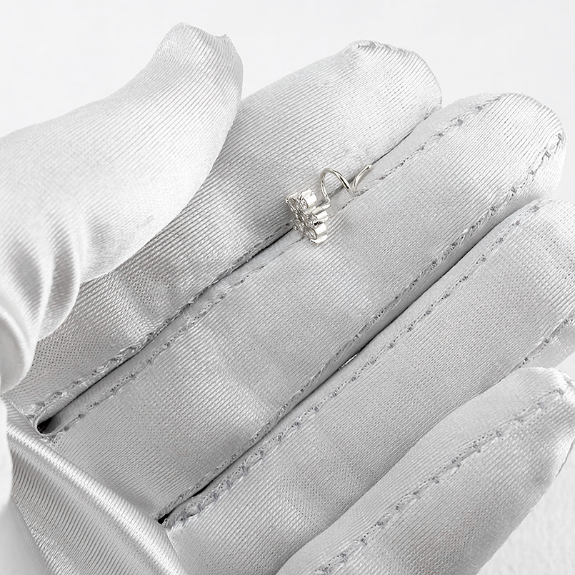 プラチナ 片耳ピアス ダイヤモンド 0.19ct 花 キャッチのいらないピアス レディース pt900 キャッチナッシャー つけっぱなし あすつく 送料無料 saleの画像