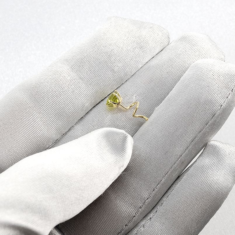 ジュエリー工房アトラス 18金 片耳ピアス マリガーネット 一粒