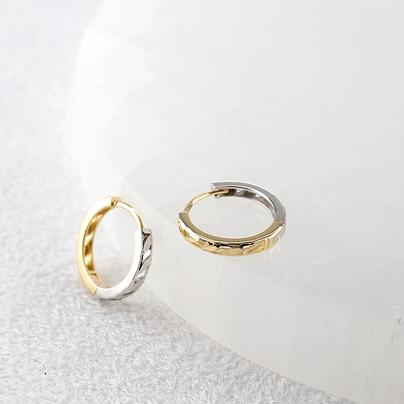 18金 フープピアス ペア レディース 普段使い ゴールド 18k リング ピアス 透かし ホワイトゴールドk18 シンプル あすつく 送料無料 セール saleの画像