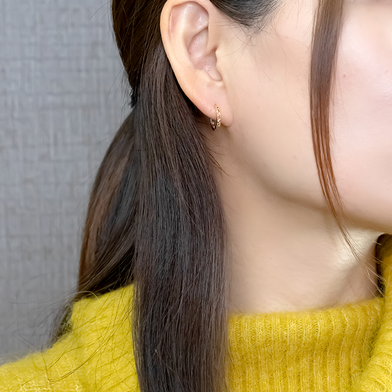 18金 フープピアス ペア レディース 普段使い ゴールド 18k リング ピアス 透かし ホワイトゴールドk18 シンプル あすつく 送料無料 セール saleの画像