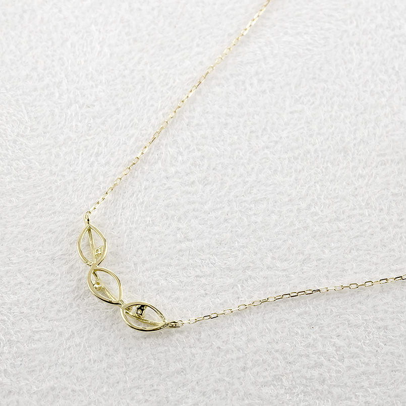 18金 ネックレス ダイヤモンド リーフ レディース チェーン ゴールド 18k シンプル スリーストーン イエローゴールドk18 男女兼用 あすつく 送料無料 セールの画像