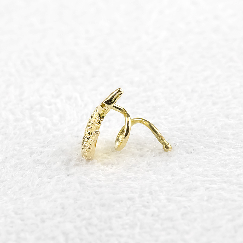 18金 ピアス クロコダイル 片耳 レディース キャッチのいらないピアス ワニ 鰐 ゴールド 18k キャッチナッシャー つけっぱなし あすつく 送料無料 セール saleの画像