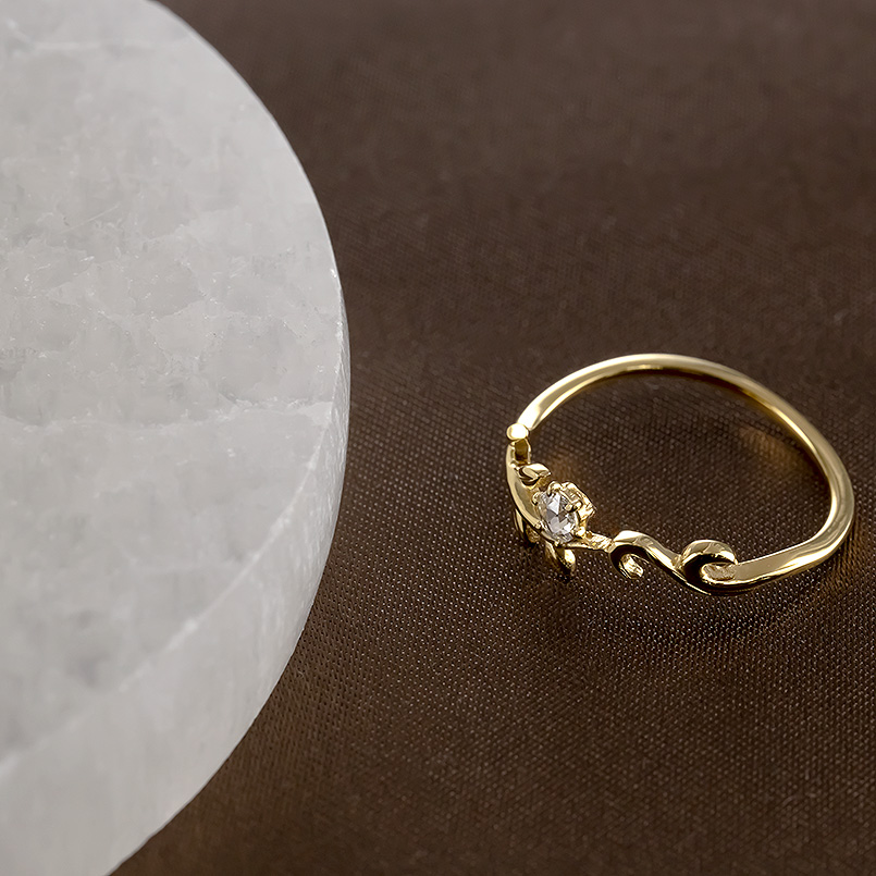 婚約指輪 18金 リング ダイヤモンド 一粒 レディース オリーブ 細め 華奢 ゴールド 18k 0.05ctup VS ピンキーリング ソーティングカード付 送料無料 セール saleの画像