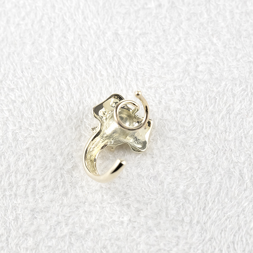 ゴールド ピアス ぞうゾウ 象 つけっぱなし 簡単装着 レディース 片耳 キャッチのいらないピアス 10k キャッチナッシャー あすつく 送料無料 セール saleの画像