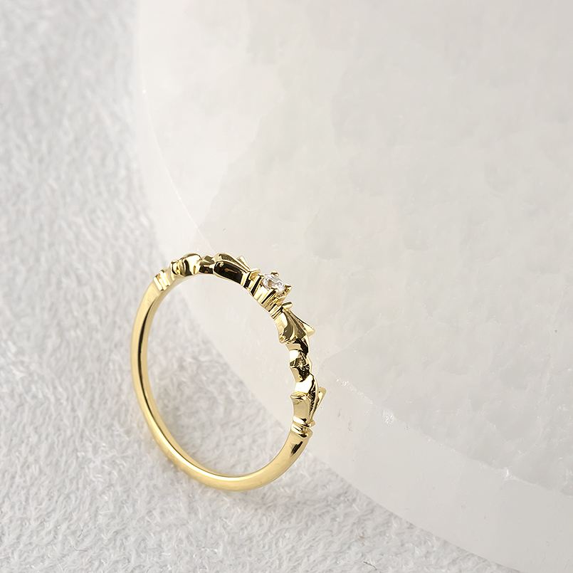 18金 リング ダイヤモンド 一粒 ユリの紋章 ゴールド 18k 細め 華奢 婚約指輪 ピンキーリング 普段使い シンプル 百合の紋章 男女兼用 送料無料 セール saleの画像