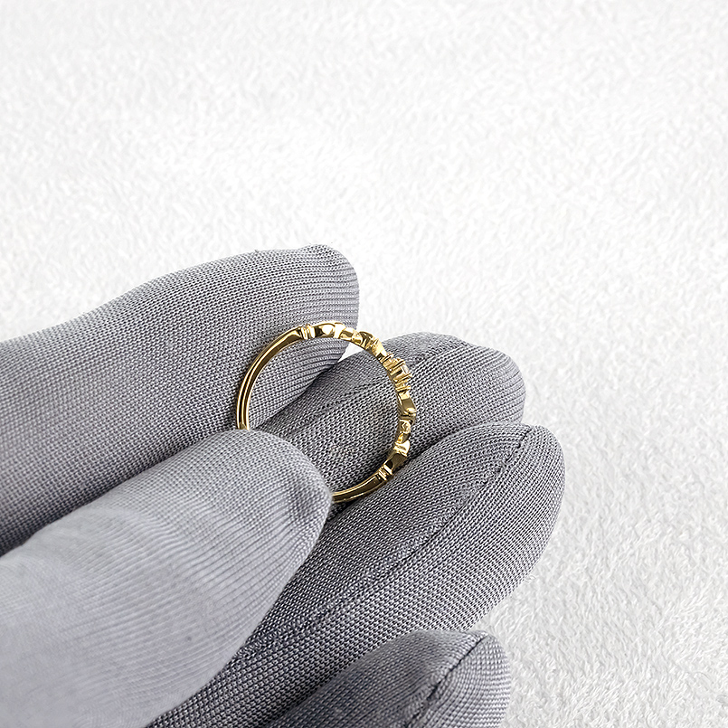 18金 リング ダイヤモンド 一粒 ユリの紋章 ゴールド 18k 細め 華奢 婚約指輪 ピンキーリング 普段使い シンプル 百合の紋章 男女兼用 送料無料 セール saleの画像