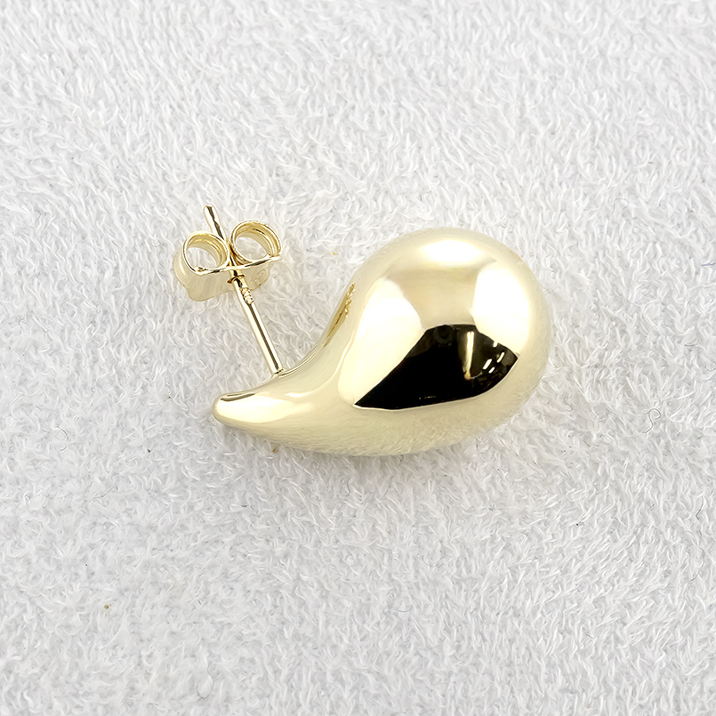 18金 ピアス ドロップ レディース 片耳 大ぶり つゆ 雫 ゴールド 18k ピアス イエローゴールドk18 おしゃれ 人気 女性 あすつく 送料無料 セール saleの画像